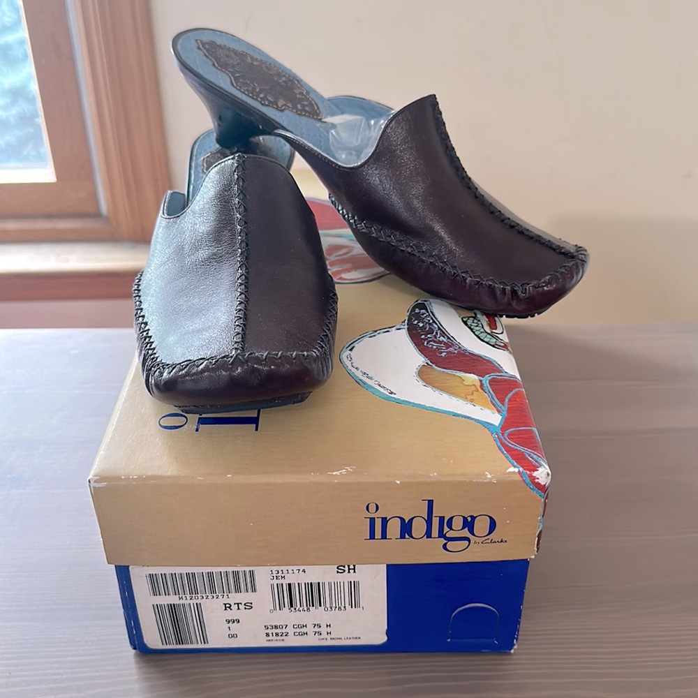 Indigo by Clark’s 7.5 wine colored upper leather open back shoe NWB